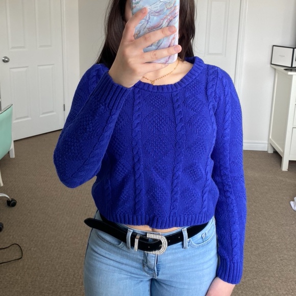 Guess Knit Top - Picture 2 of 3